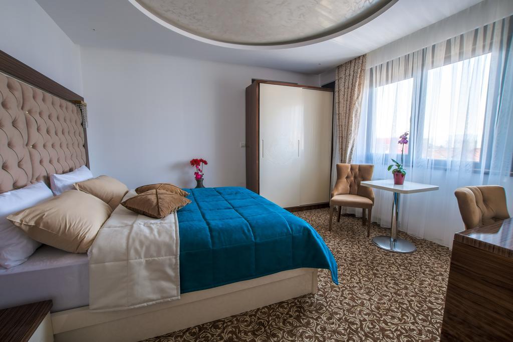 Hotel New 4*